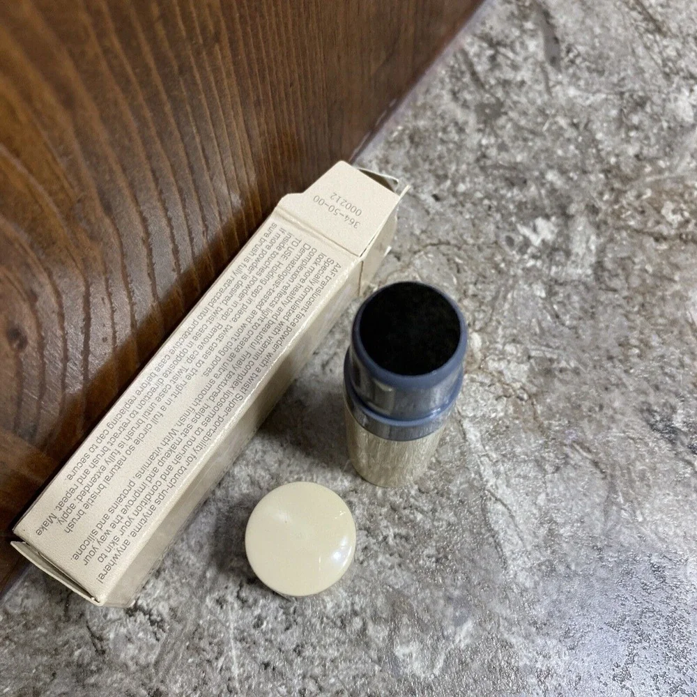 VTG Avon Twist‎ N Powder In Shade Light .04 Oz